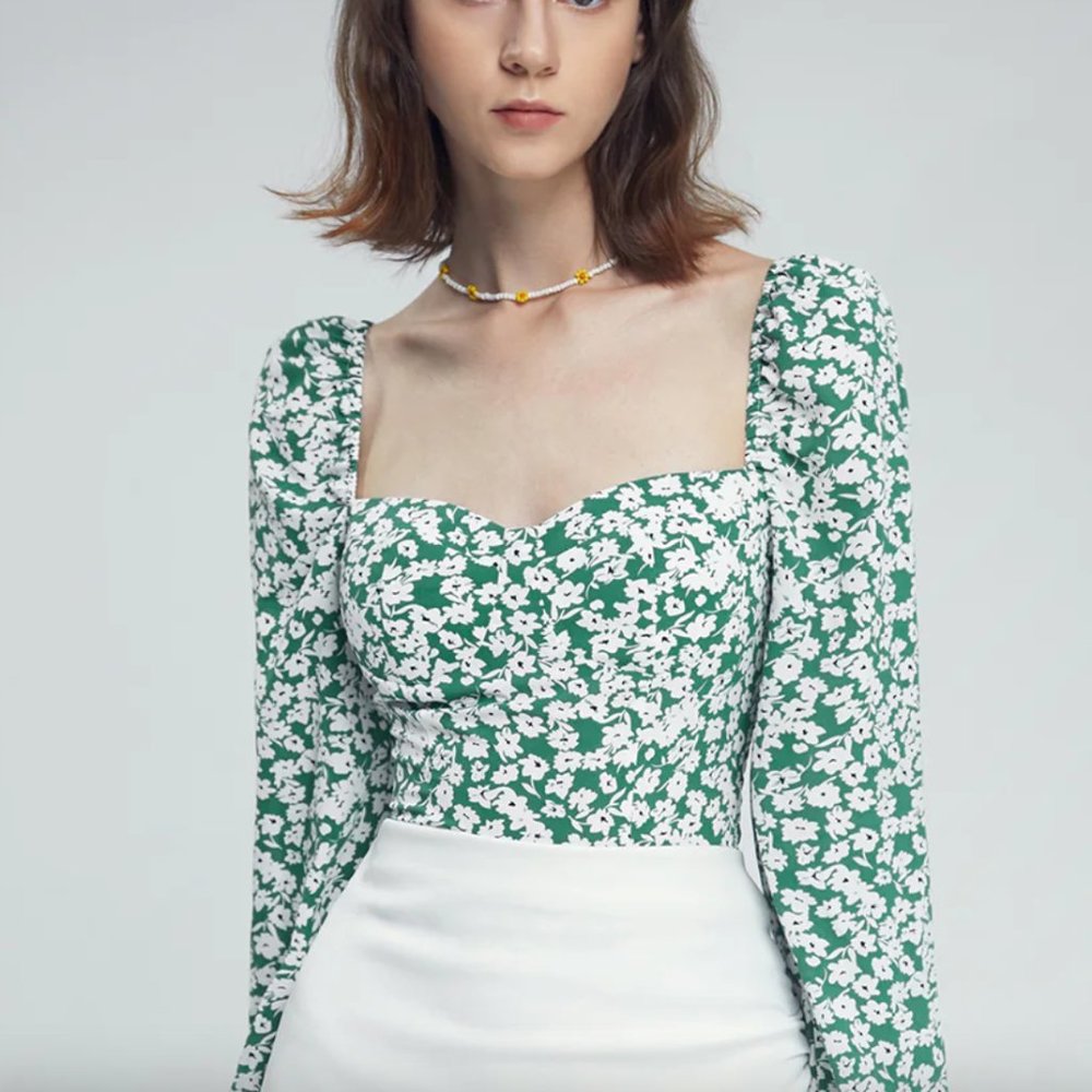 Commense Long Sleeve, Sweetheart Neck, Square Back, Green Floral Top NWT